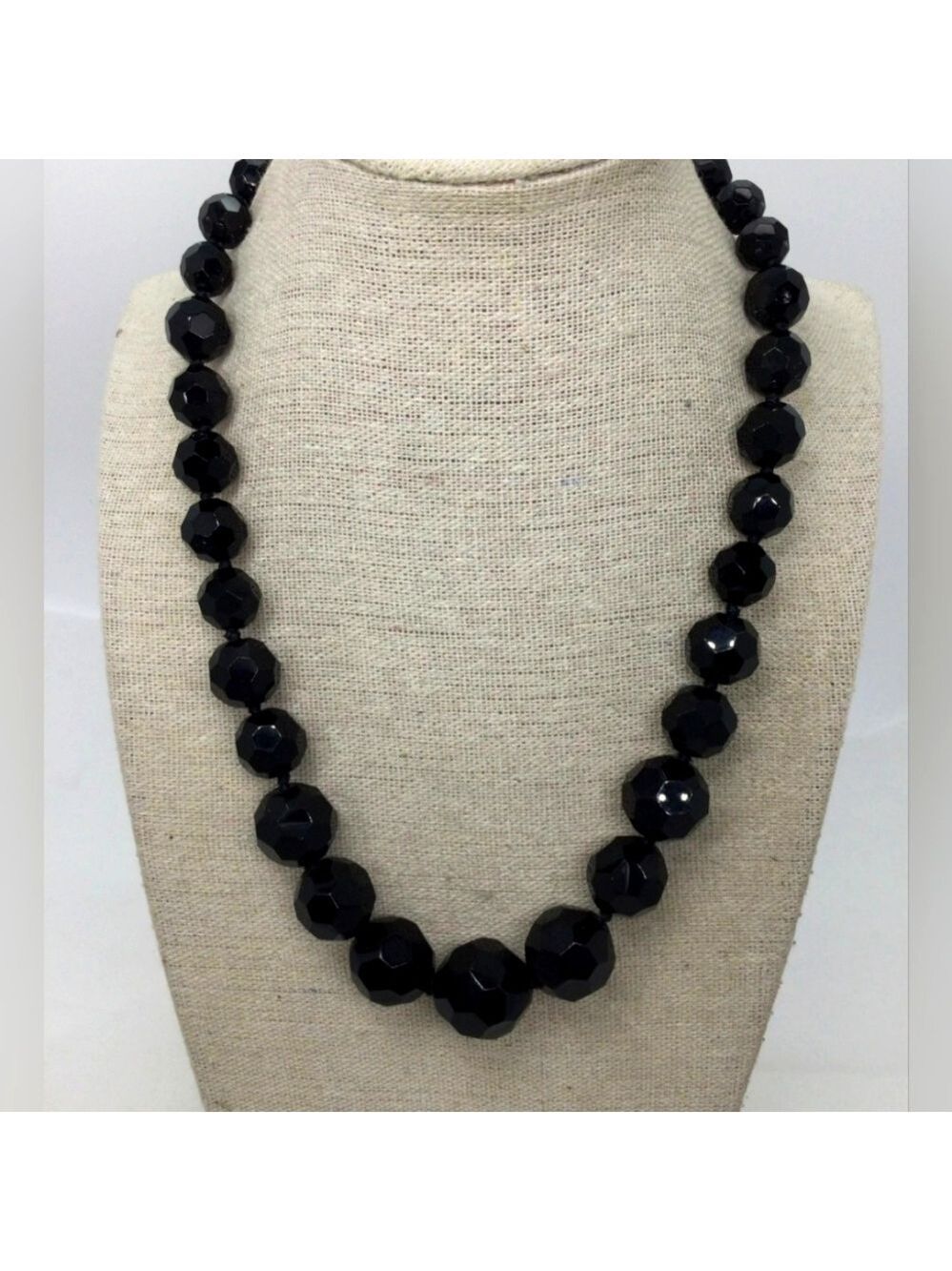Carolee Black Graduated Bead Necklace 18" EUC